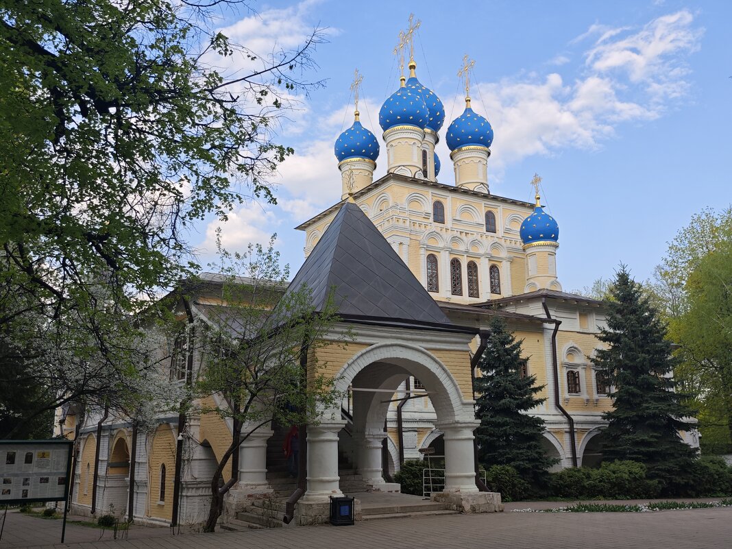 Казанская церковь в Коломенском - <<< Наташа >>> Казанская церковь в Коломенском - <<< Наташа >>>