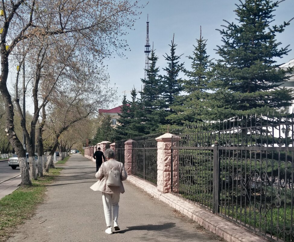 Все бегут... - Андрей Хлопонин Все бегут... - Андрей Хлопонин