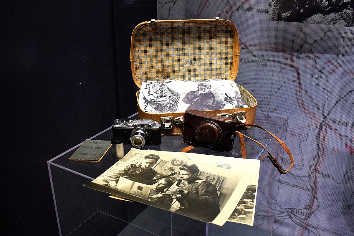 "Войну издали не снимешь, войну можно снимать только вблизи!" - Константин Симонов. - Татьяна Помогалова