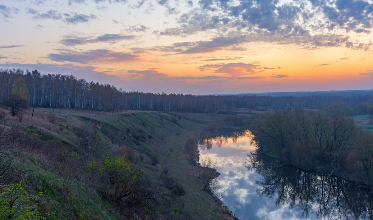 рассветает - Виталий Емельянов