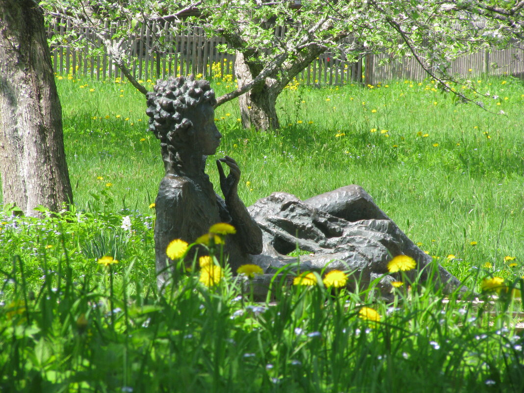 Михайловское. Пушкин в одуванчиках - Олег Зоркий Михайловское. Пушкин в одуванчиках - Олег Зоркий