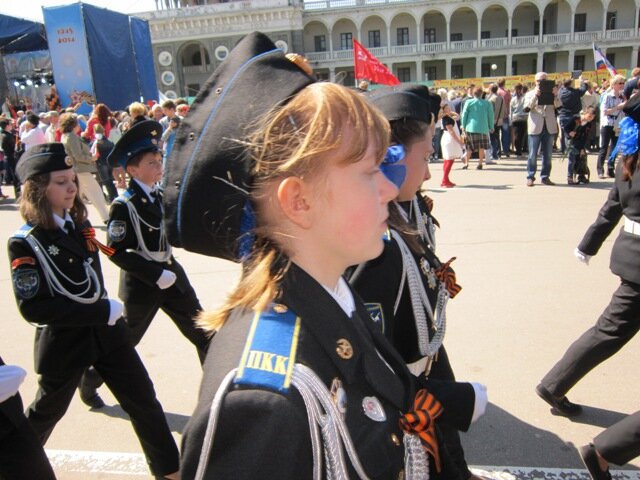 Девушка-кадет. Профильный портрет - Дмитрий Никитин