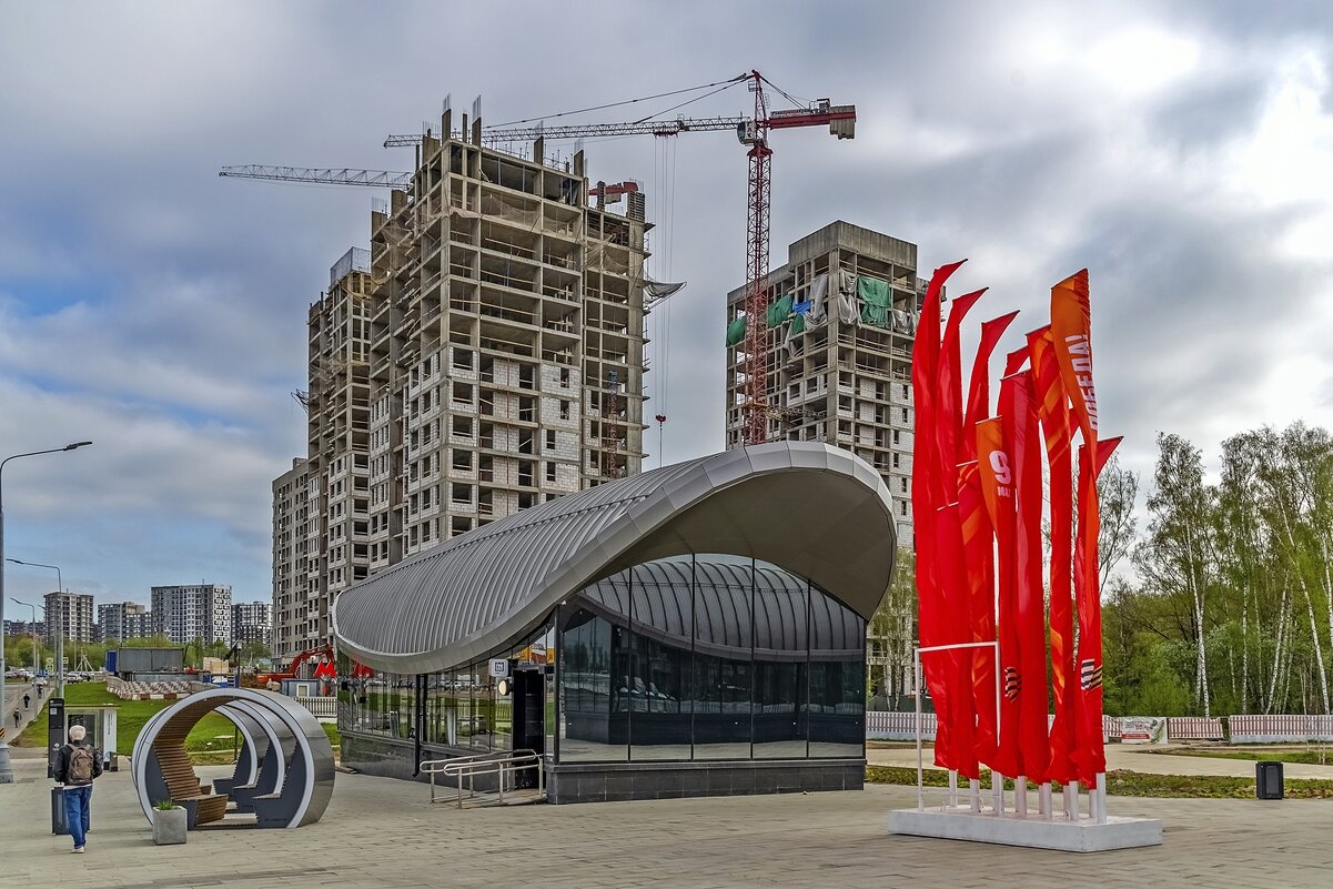 Наряжается Москва к 9 Мая - Валерий Иванович