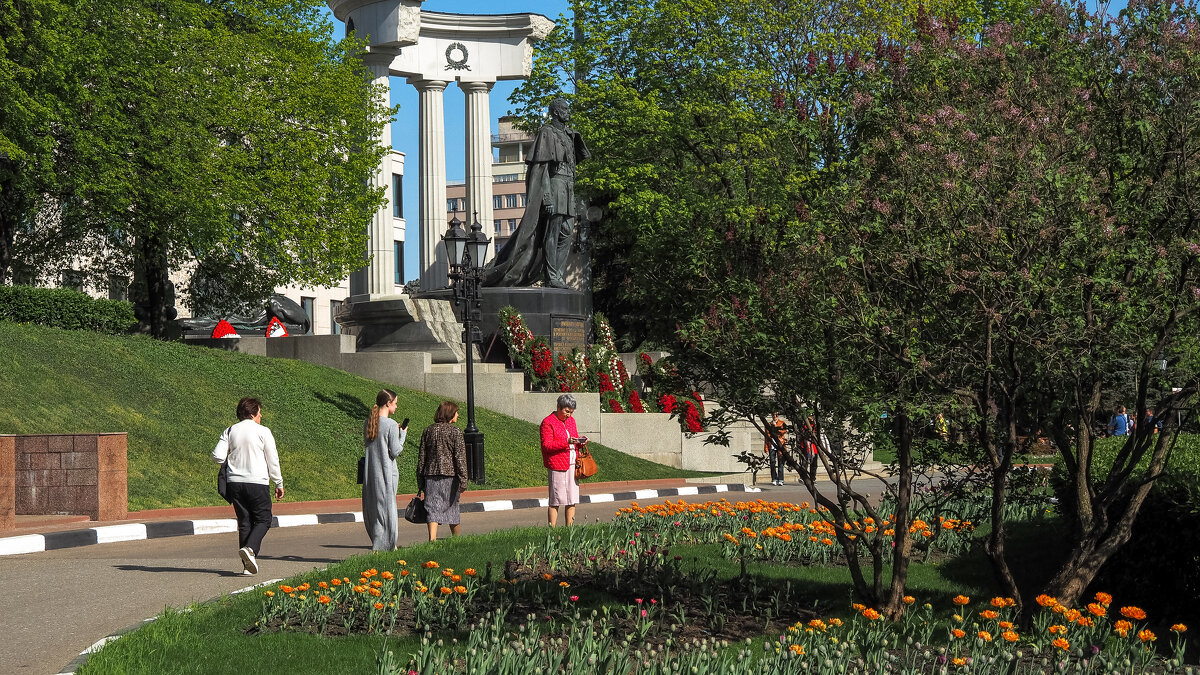 Уголок Москвы - юрий поляков