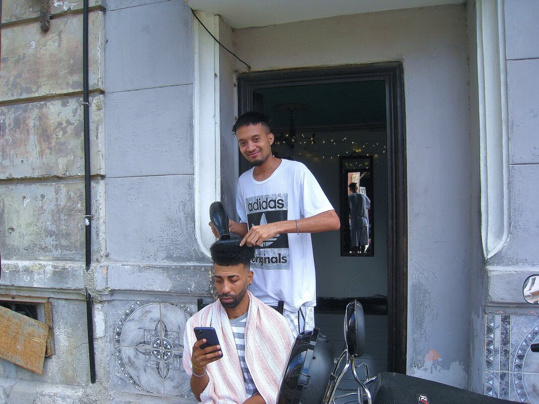 Лучшая кубинская прическа от Адидаса. - unix (Илья Утропов) Лучшая кубинская прическа от Адидаса. - unix (Илья Утропов)