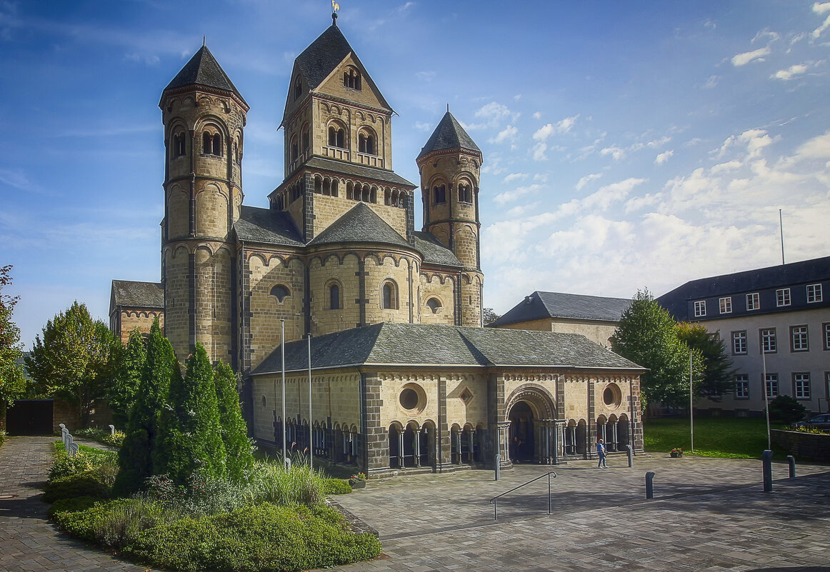 Лаахское аббатство - Андроник Александр Лаахское аббатство - Андроник Александр