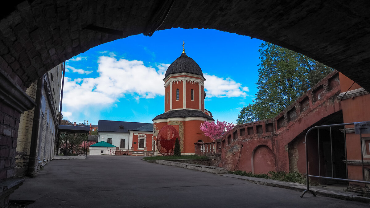 Высоко Петровский - юрий поляков Высоко Петровский - юрий поляков