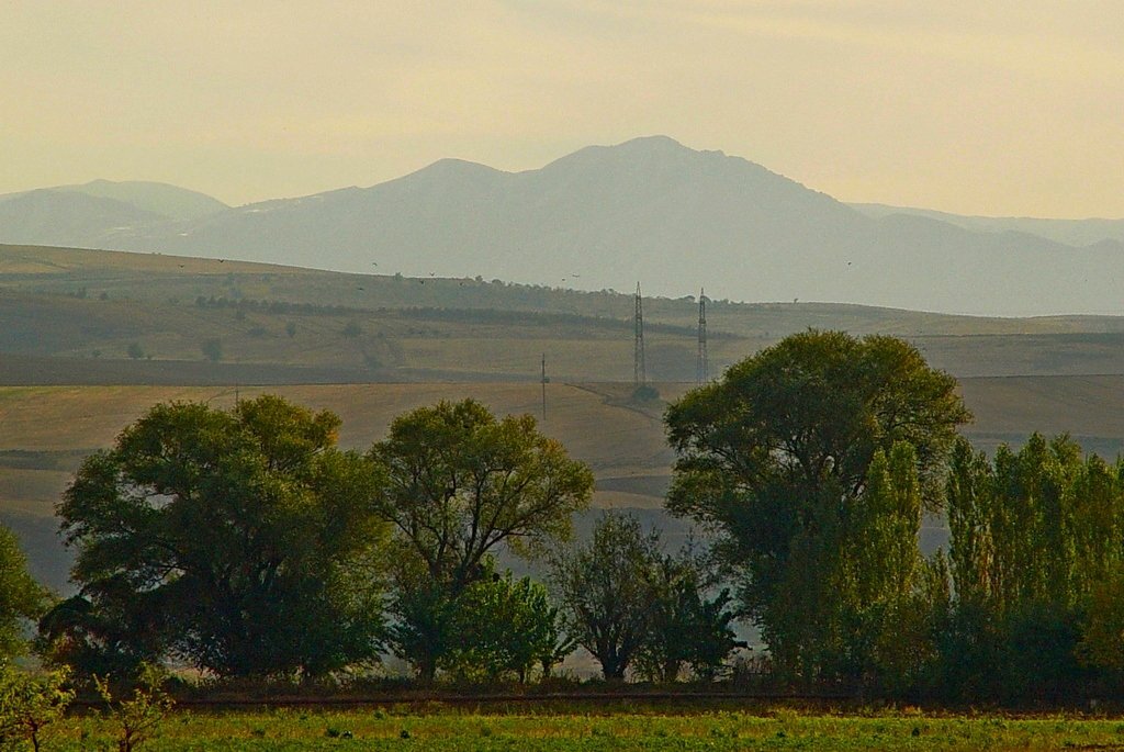 БОЛЬШОЙ ЧИМГАН, 3300м, вид со стороны. - Виктор Осипчук
