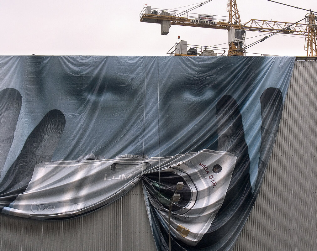 Если долго смотреть на рекламу, она сама начинает смотреть на тебя - Владимир Шишкин