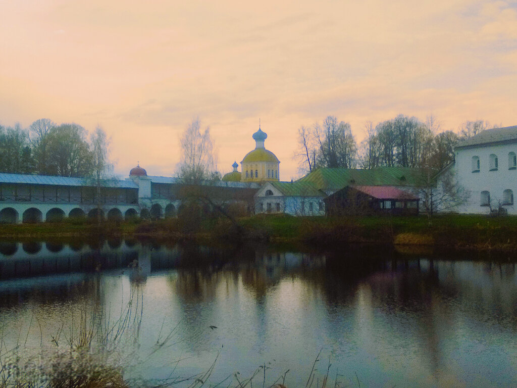 Вечерний монастырь - Сергей Кочнев