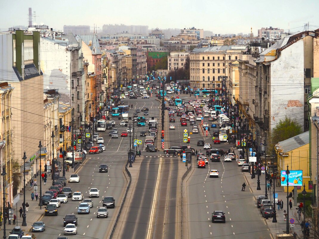 Лиговский проспект, вид с крыши лофт проекта "Этажи" - Магомед . Лиговский проспект, вид с крыши лофт проекта "Этажи" - Магомед .