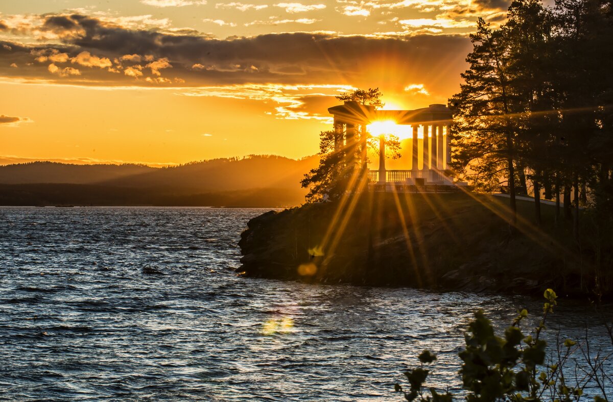 ... - Dmitry Ozersky