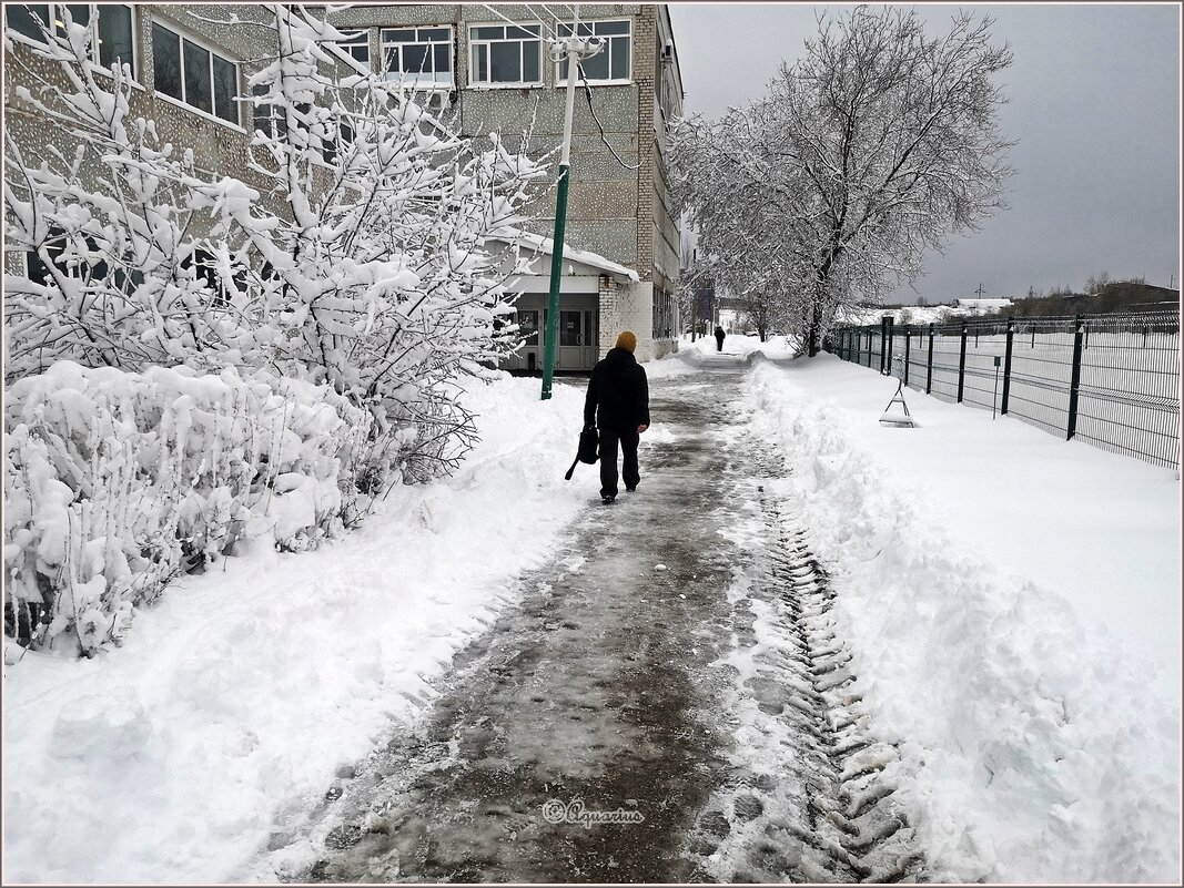 «Нас утро встречает прохладой…» - Aquarius - Сергей «Нас утро встречает прохладой…» - Aquarius - Сергей