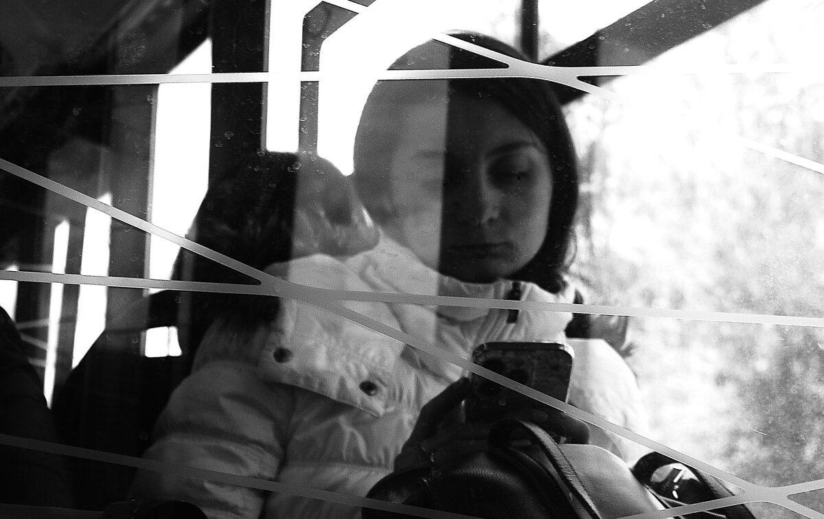 За стеклом. - Василий Палий За стеклом. - Василий Палий