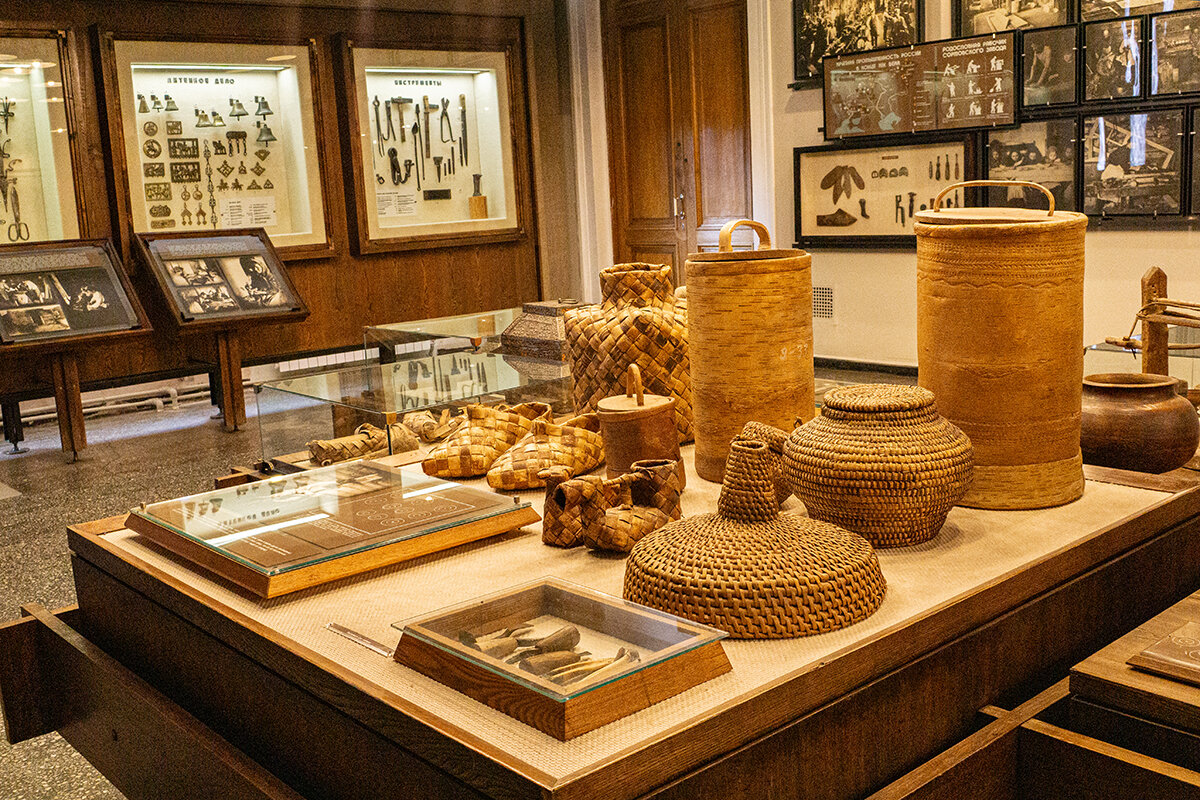 По залам музея. - Ирина Соловьёва По залам музея. - Ирина Соловьёва