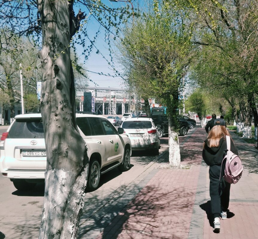 На улицах города - Андрей Хлопонин На улицах города - Андрей Хлопонин