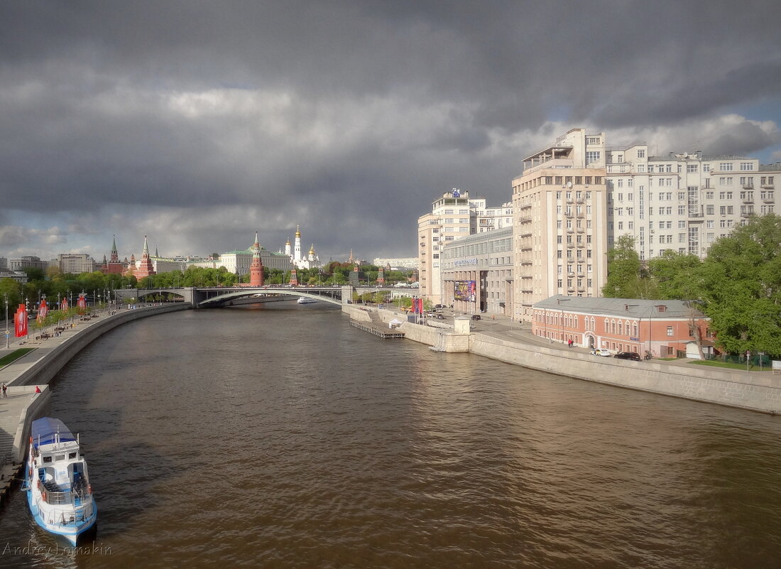 Дом на набережной - Andrey Lomakin Дом на набережной - Andrey Lomakin