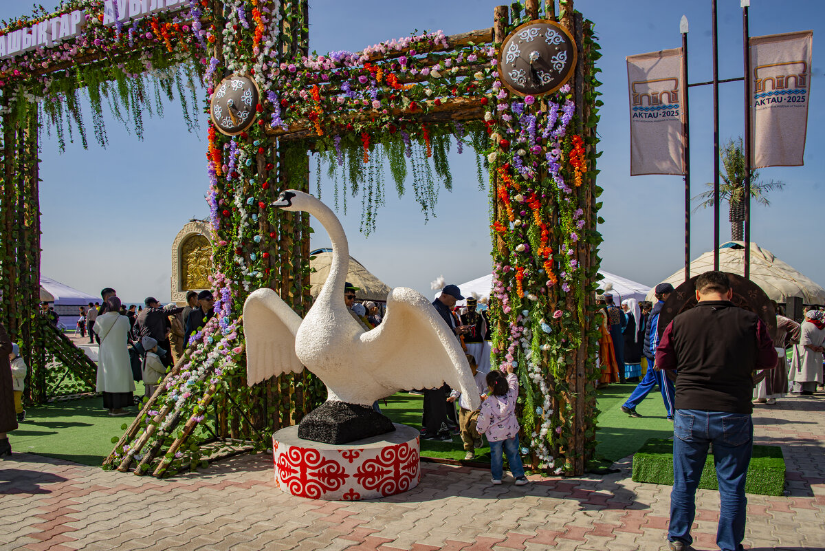 Лебедь - Анатолий Чикчирный