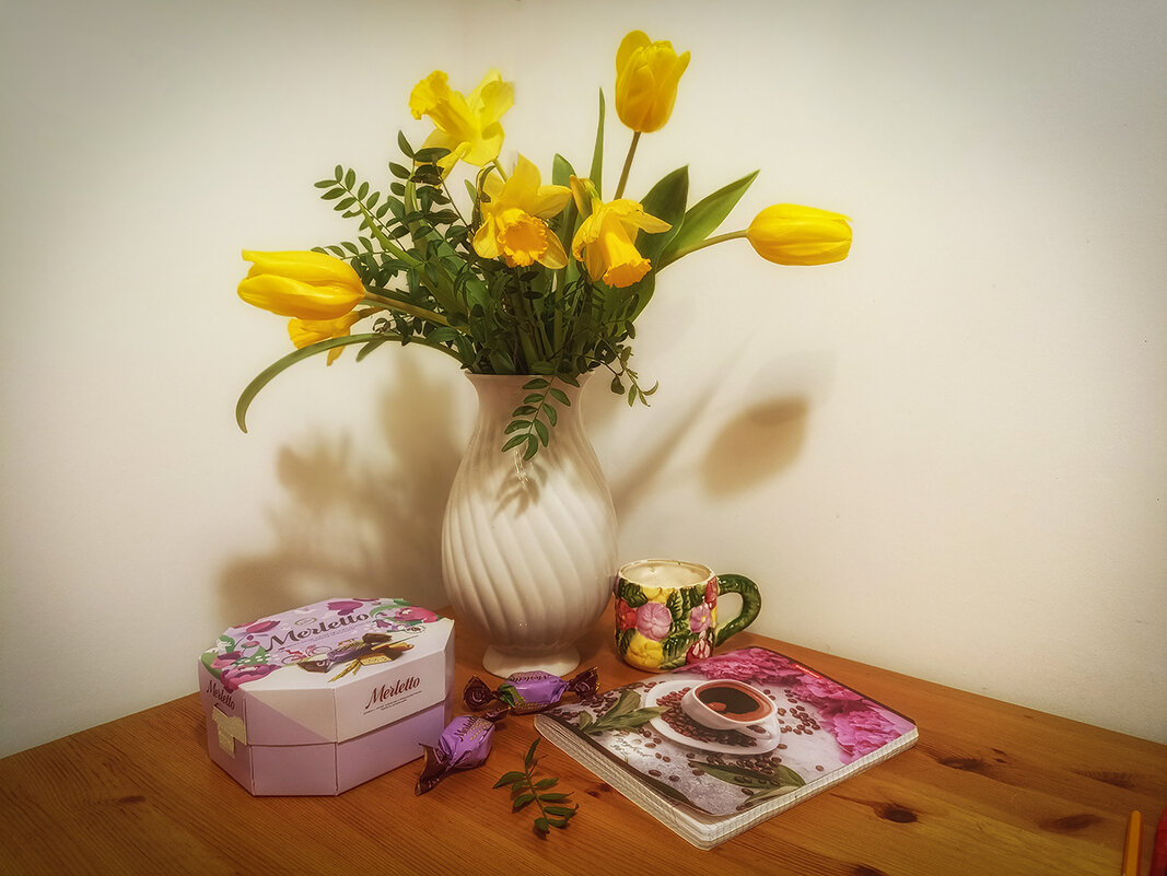 С нарциссами. - Лилия * С нарциссами. - Лилия *