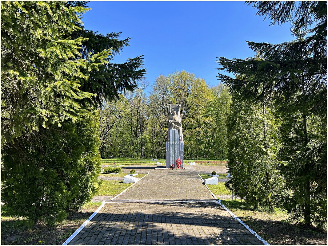 Интернациональное кладбище узников концлагеря Шталаг 1А Штаблак - Валерия Комова Интернациональное кладбище узников концлагеря Шталаг 1А Штаблак - Валерия Комова