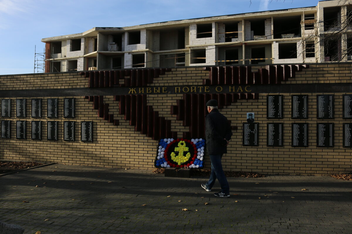 Памятник Петергофскому десанту - Ольга Памятник Петергофскому десанту - Ольга