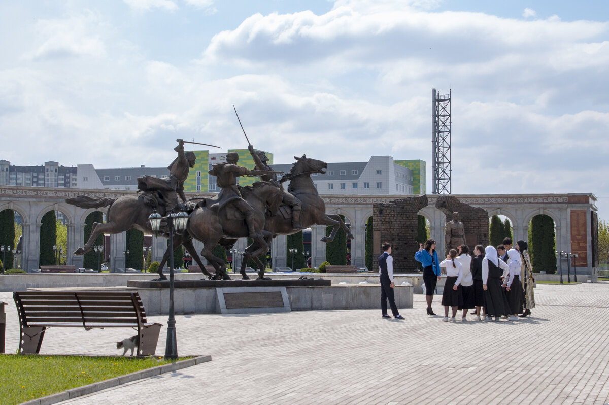 Назрань. Мемориал "Девять башен". Памятник Дикой дивизии (I мировая война) - Gen Назрань. Мемориал "Девять башен". Памятник Дикой дивизии (I мировая война) - Gen