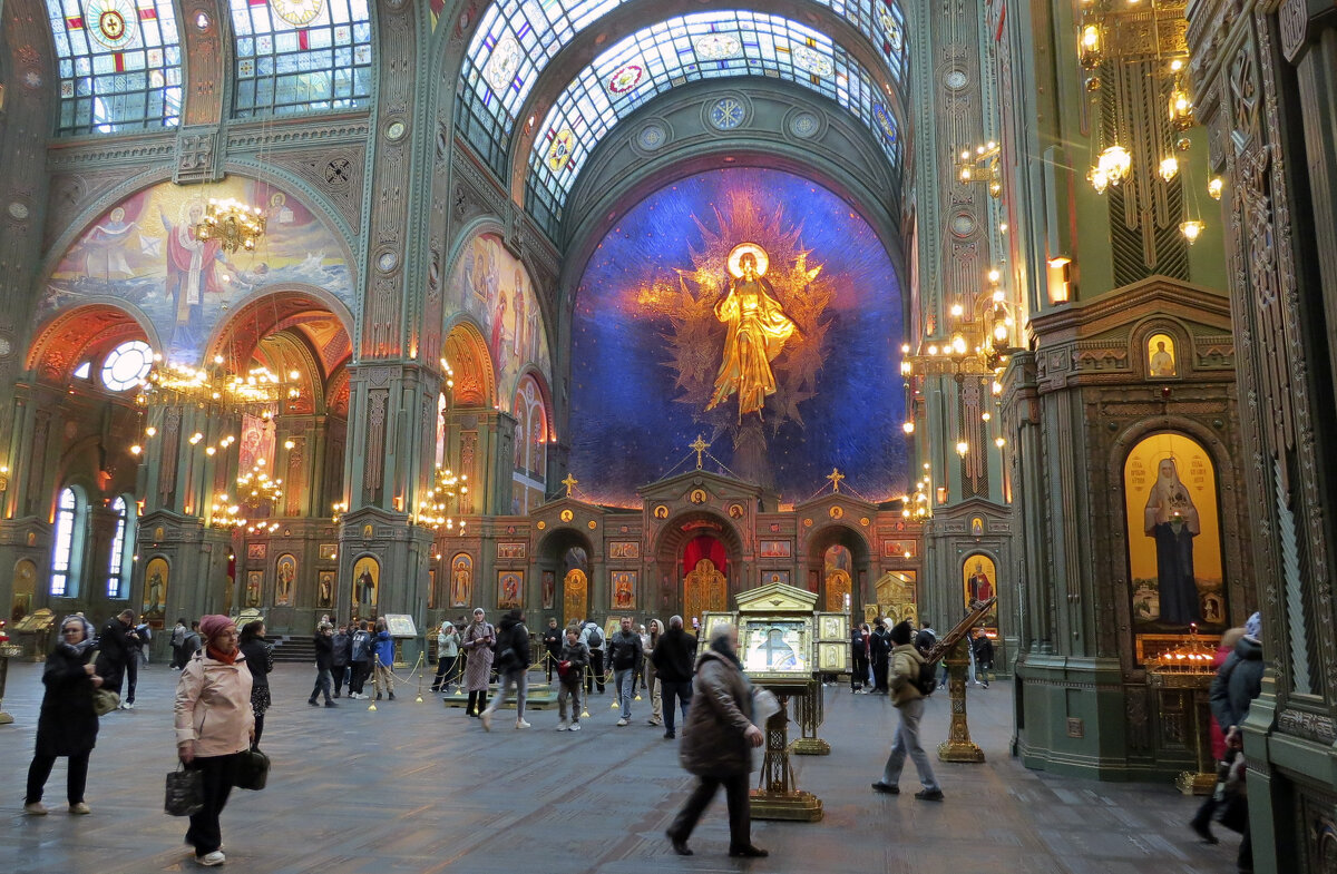 Внутри храма - Сергей Цветков Внутри храма - Сергей Цветков