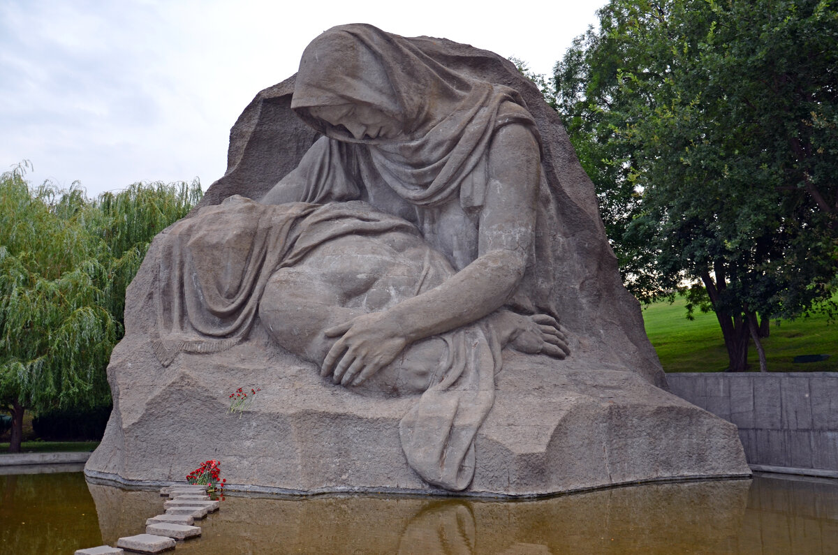 Мой Волгоград. Скульптура "Скорьбящая Мать" - Сергей М Мой Волгоград. Скульптура "Скорьбящая Мать" - Сергей М