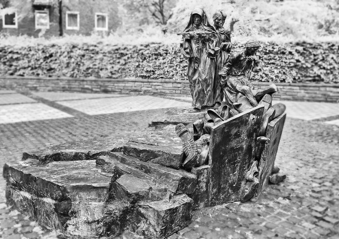 меиориал жертвам национализма в Кельне - Андроник Александр меиориал жертвам национализма в Кельне - Андроник Александр