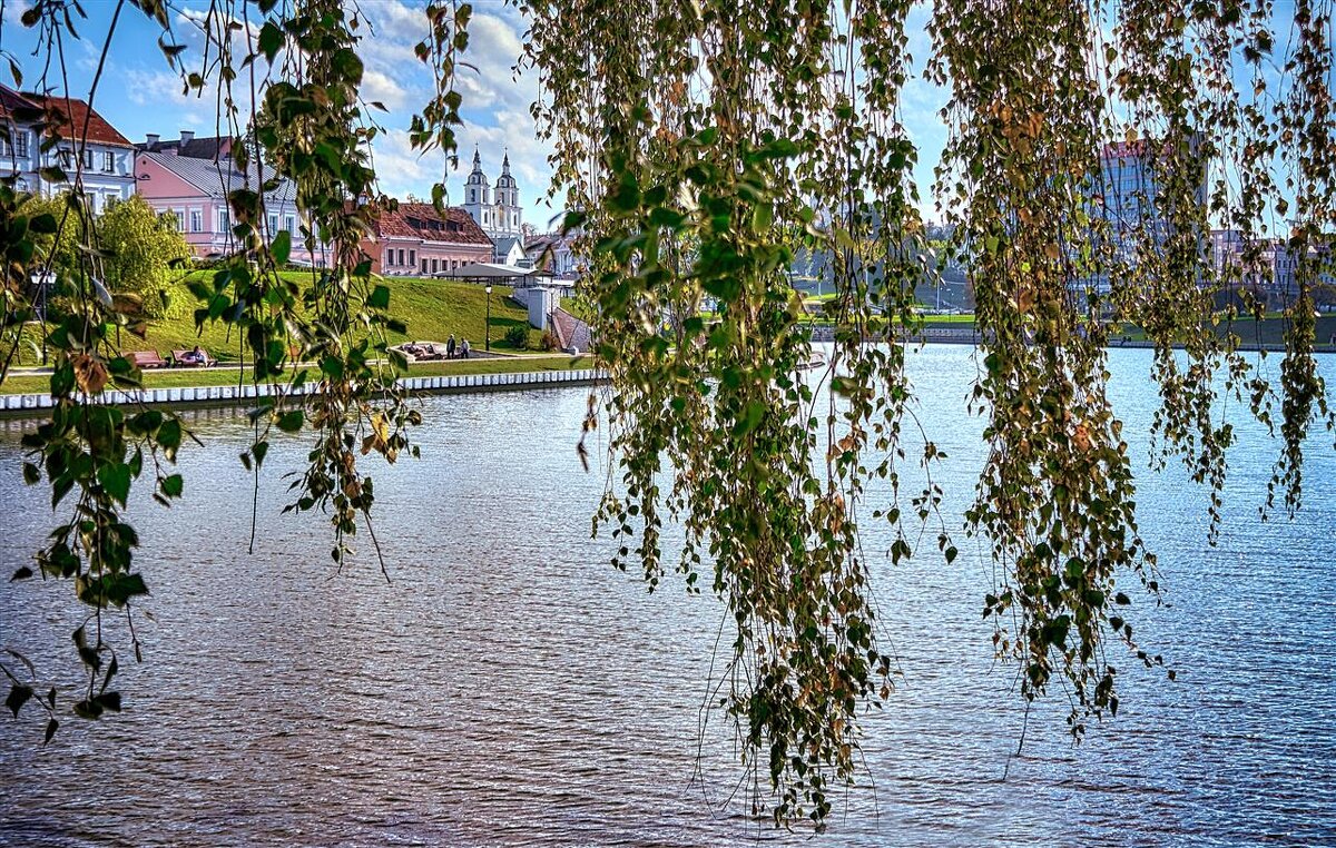 Река Свислочь в районе Троицкого предместья - Глeб ПЛATOB Река Свислочь в районе Троицкого предместья - Глeб ПЛATOB