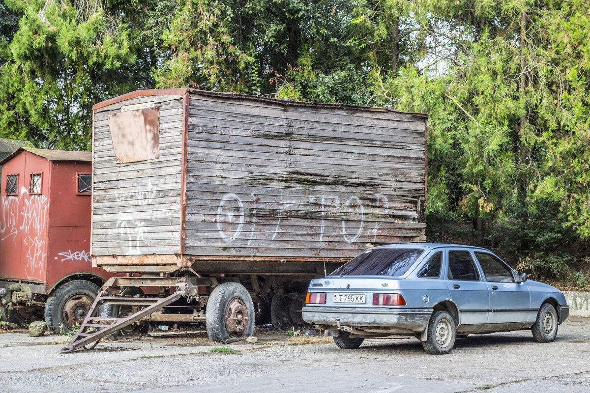 Классический автомобиль & живописные вагончики - Коля Лукашов Классический автомобиль & живописные вагончики - Коля Лукашов