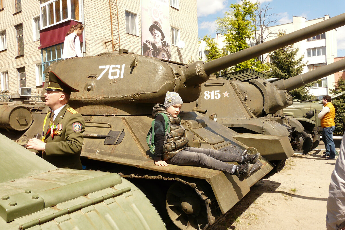 9 Мая. Дед на таком  Т-34 воевал - Александр Прокудин