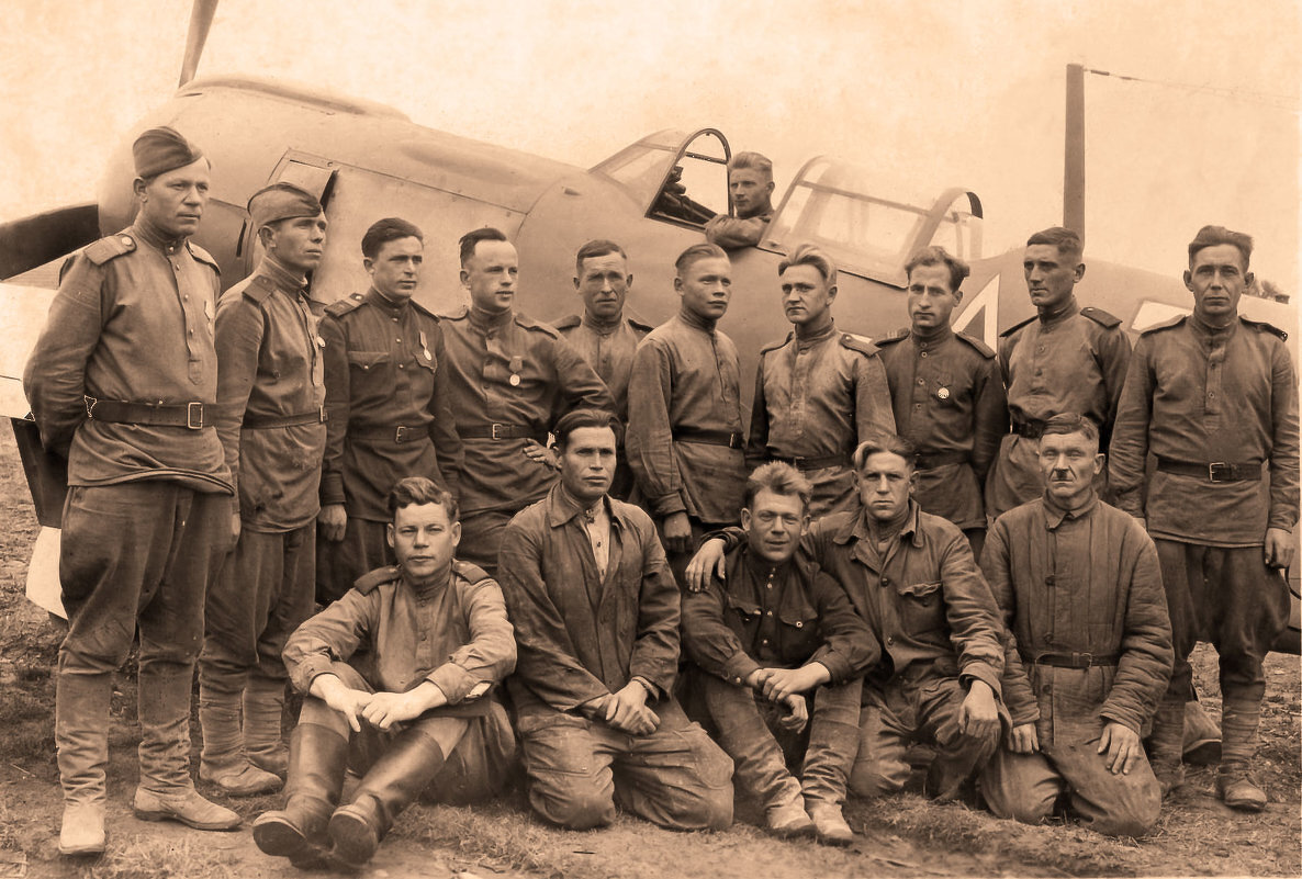 мой отец среди этих воинов.вечная слава им! - юрий макаров