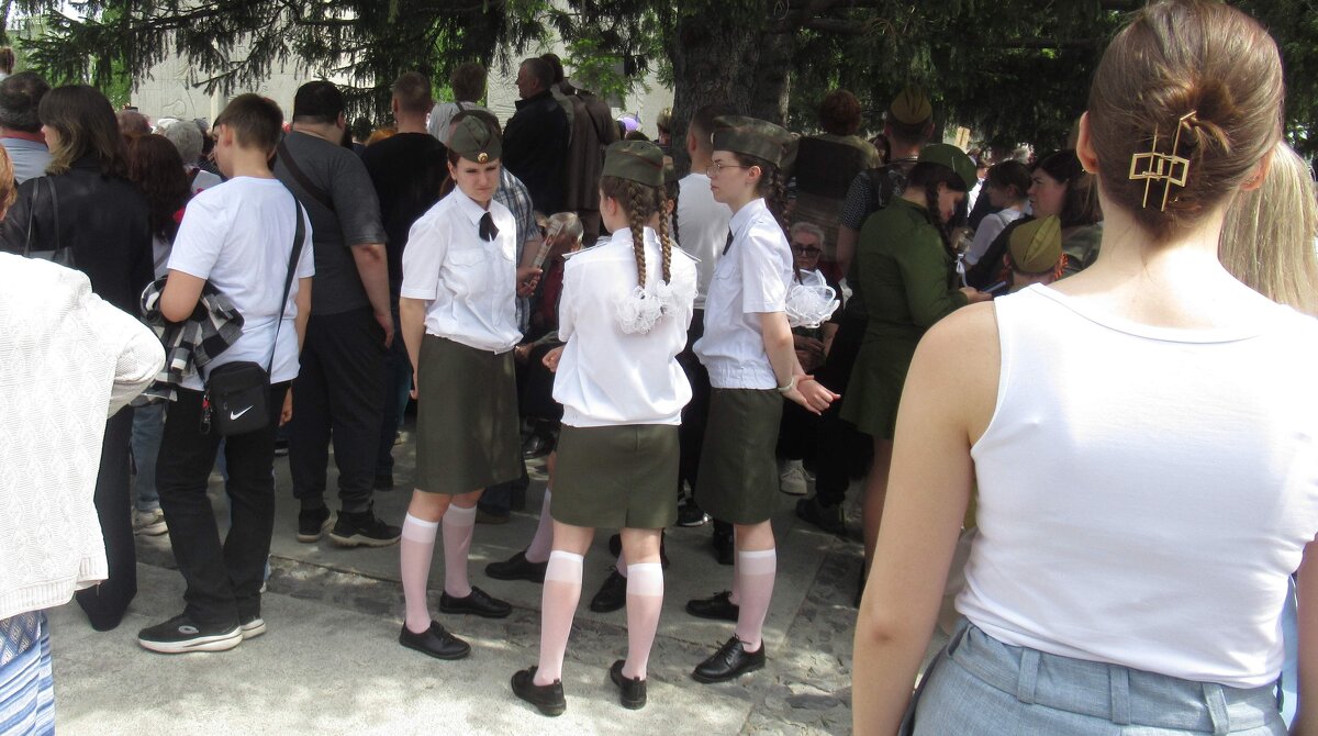 Стоят в сторонке - Андрей Макурин Стоят в сторонке - Андрей Макурин