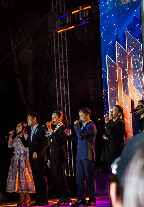 Поют "День Победы" - Светлана SvetNika17