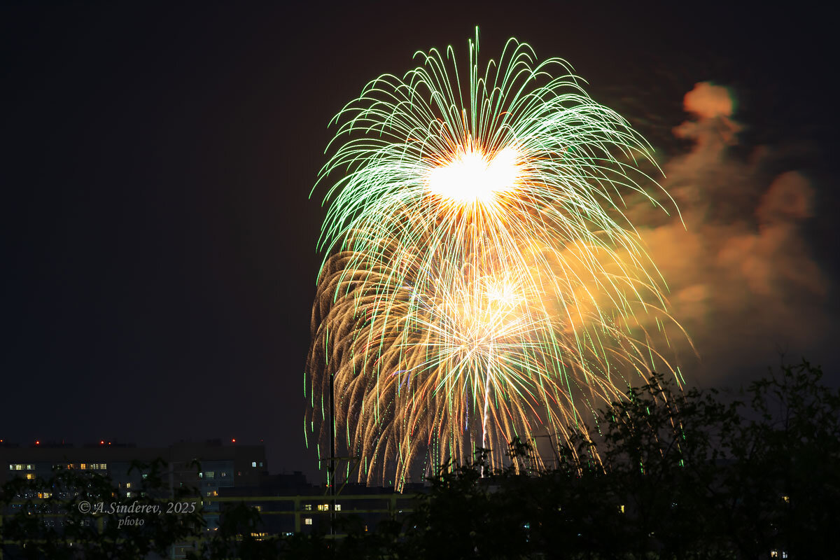 Салют Победы - Александр Синдерёв
