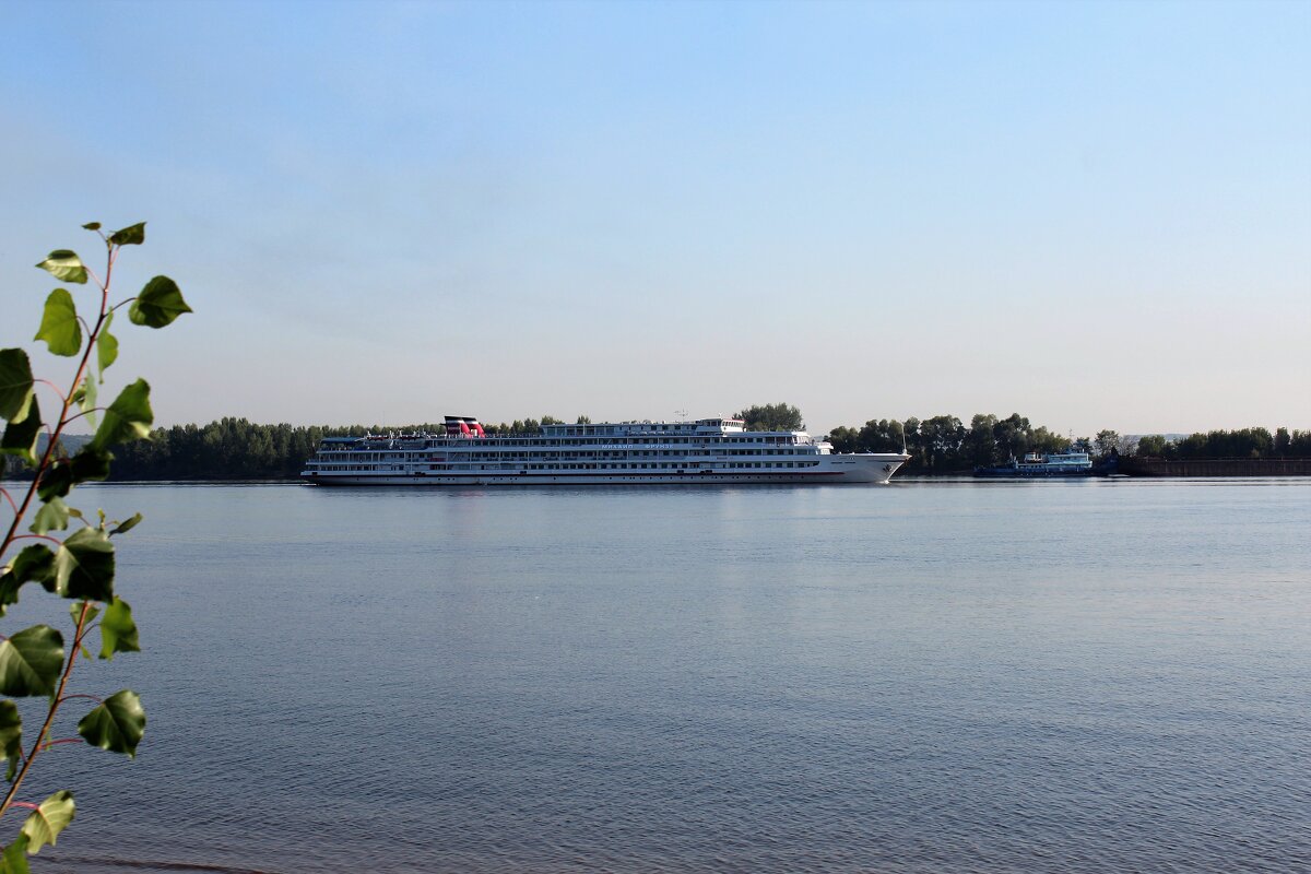 Теплоход "Михаил Фрунзе" - Марсель Валеев Теплоход "Михаил Фрунзе" - Марсель Валеев