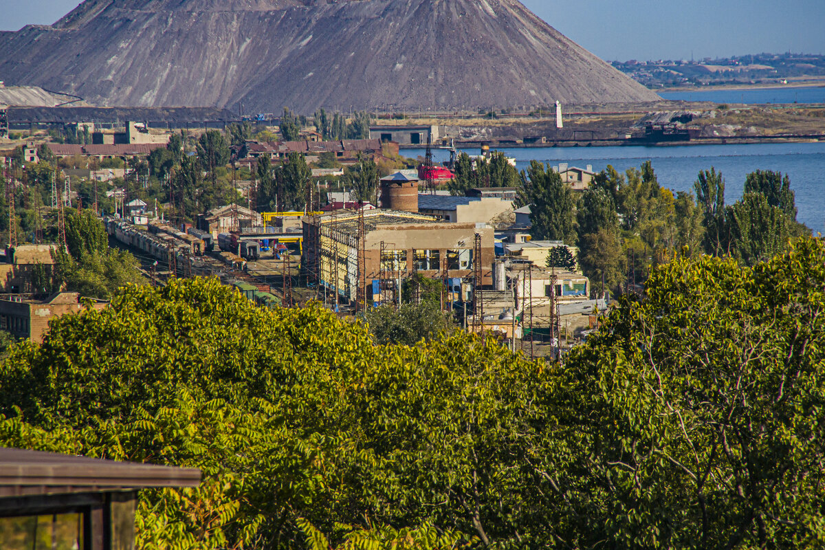 вид на на жд станцию и шлаковую гору Азовстали г Мариуполь. - petyxov петухов вид на на жд станцию и шлаковую гору Азовстали г Мариуполь. - petyxov петухов