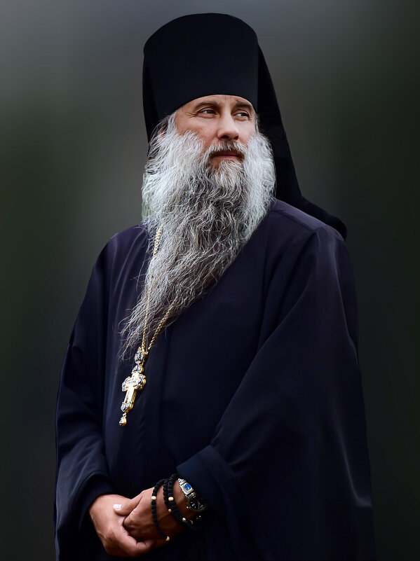 Архимандрит . - Тамара Бучарская