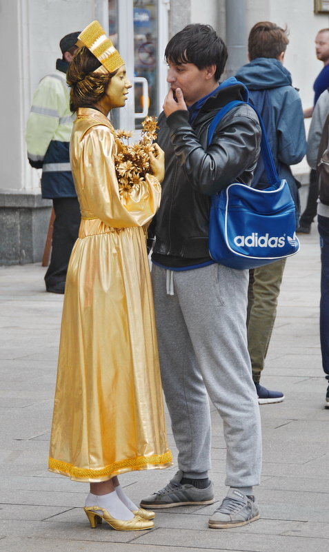 НУ ЗОЛОТО. А НЕ ДЕВУШКА - Юрий Вовк НУ ЗОЛОТО. А НЕ ДЕВУШКА - Юрий Вовк