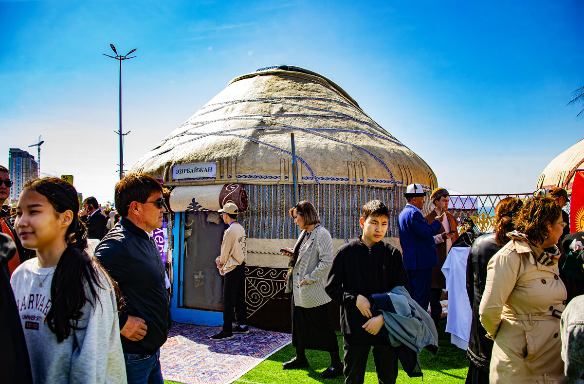 у Юрты - Анатолий Чикчирный