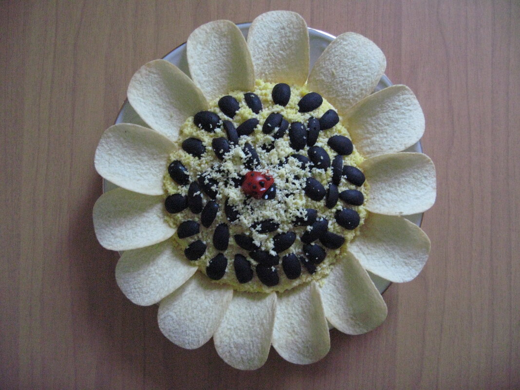 Кто там на цветке? - Дмитрий Петров