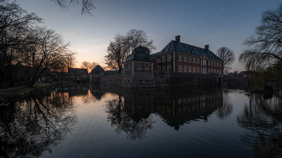 Замок на закате дня... - Николай Гирш Замок на закате дня... - Николай Гирш