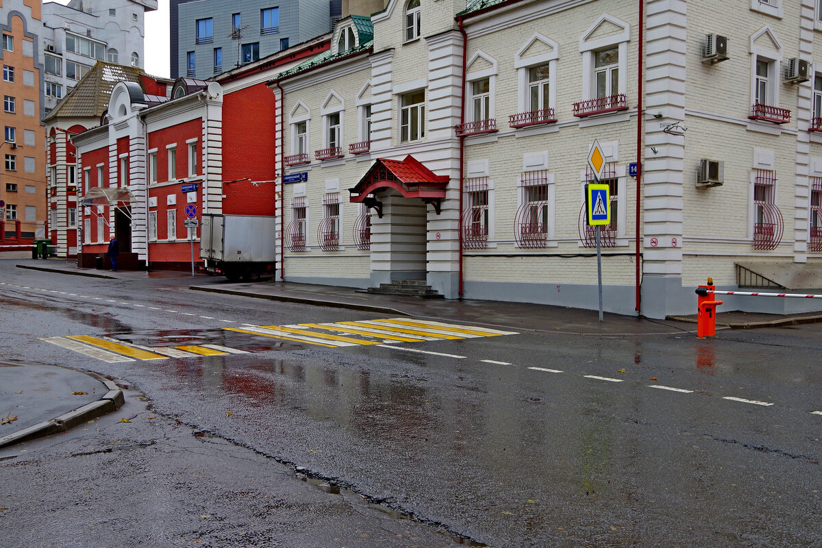 Большой Полуярославский переулок - Игорь Белоногов Большой Полуярославский переулок - Игорь Белоногов