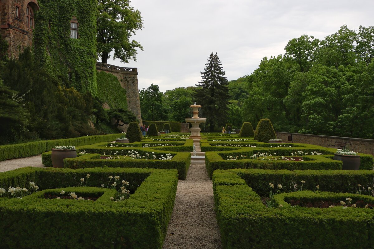 территория замка Ксёнж - Светлана Баталий территория замка Ксёнж - Светлана Баталий