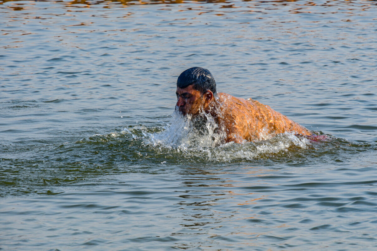 Омовение в реке Ганга (2) - Георгий А