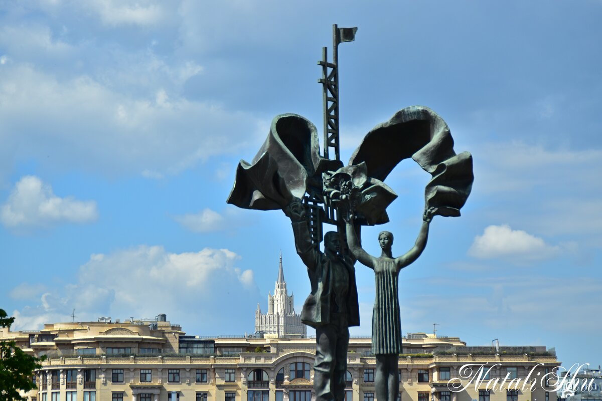 Памятник воину-ополченцу Фрунзенской дивизии. - Наталья Вязигина Памятник воину-ополченцу Фрунзенской дивизии. - Наталья Вязигина