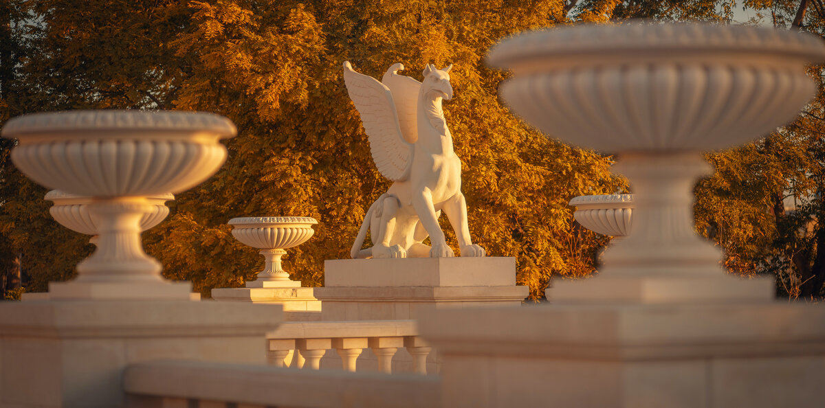 Грифоны Большой Митридатской лестницы. - Анатолий Щербак Грифоны Большой Митридатской лестницы. - Анатолий Щербак