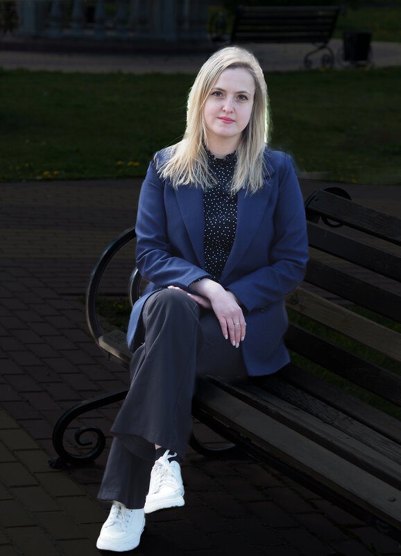 Девушка  на набережной Десны - Евгений 