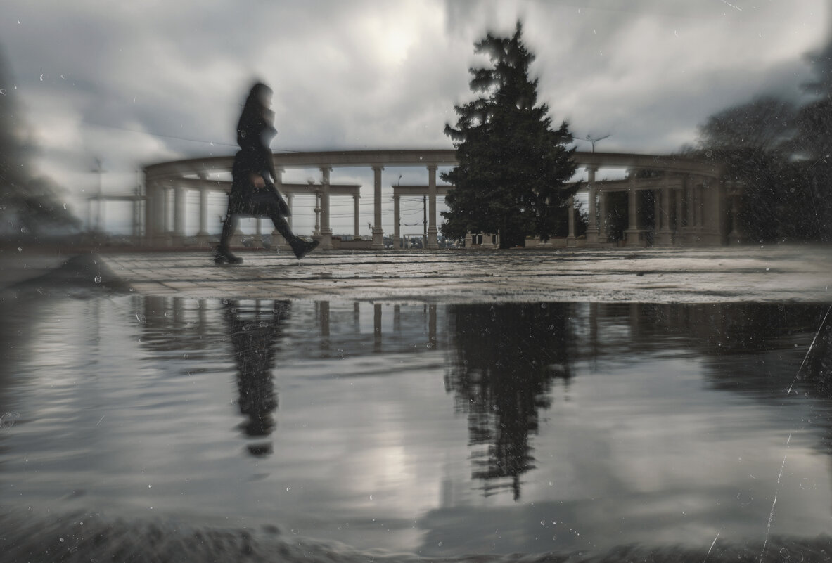 Сквозь призму дождливых дней. - Анатолий Щербак